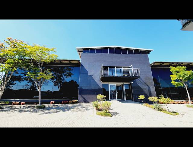 2,221M² WAREHOUSE FOR SALE IN NORTH RIDING